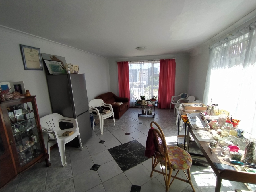 6 Bedroom Property for Sale in De Kelders Western Cape